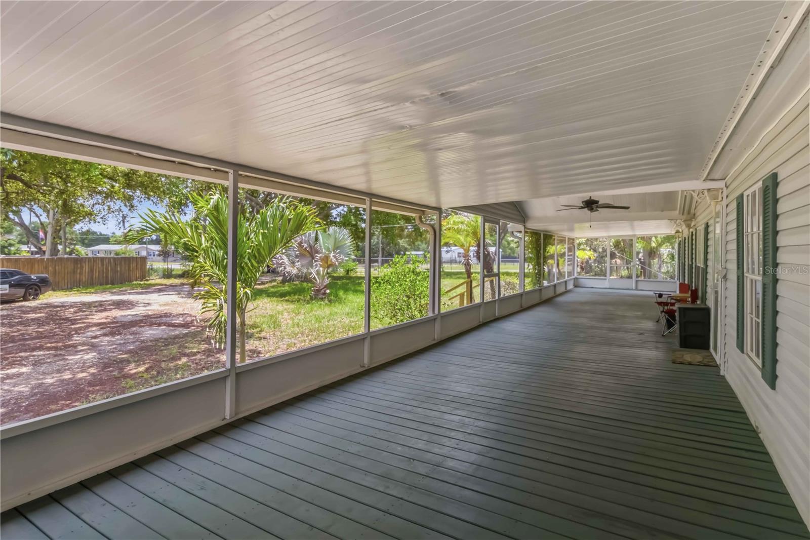 12104 Woodside Dr Property Photo 3
