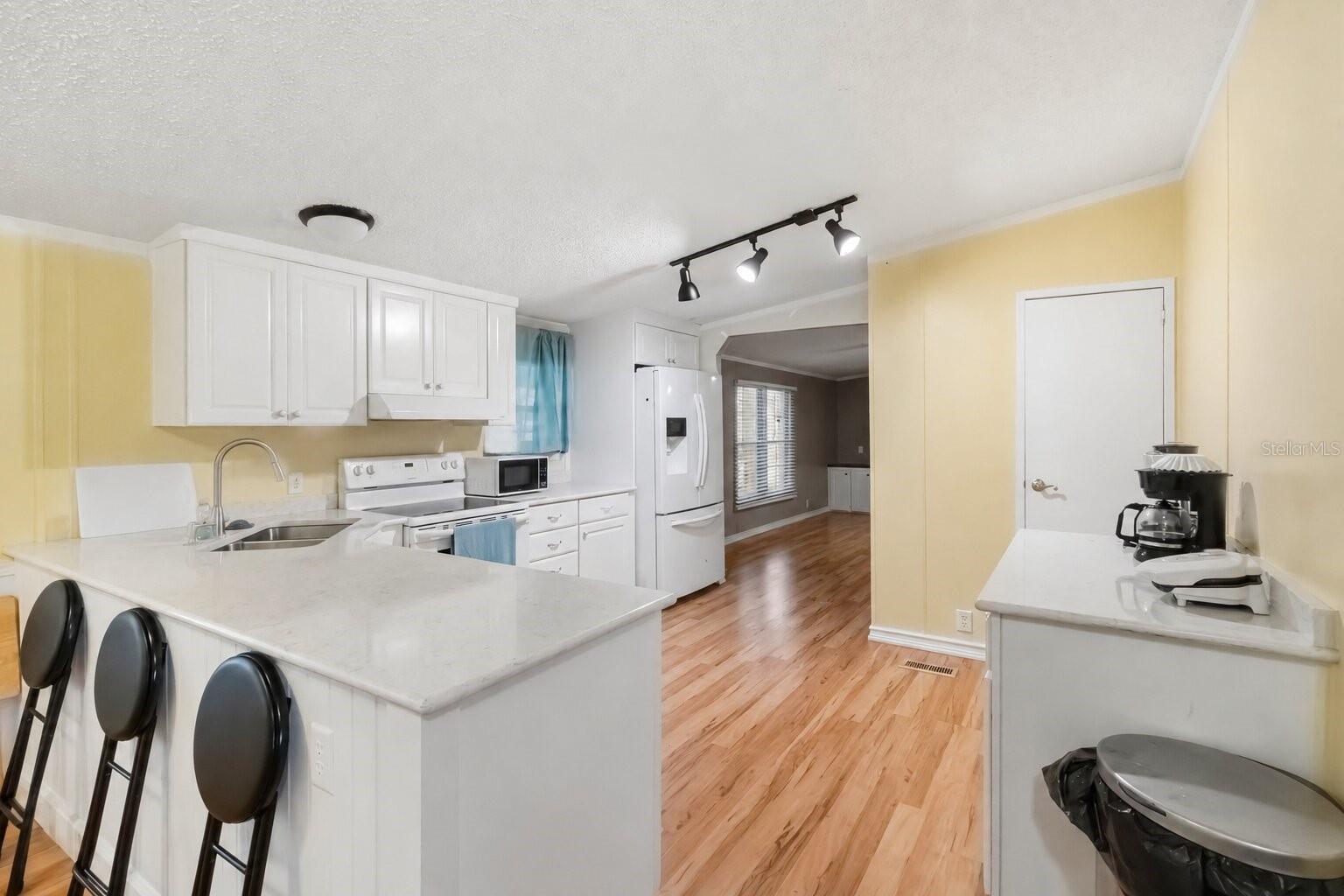 12104 Woodside Dr Property Photo 9