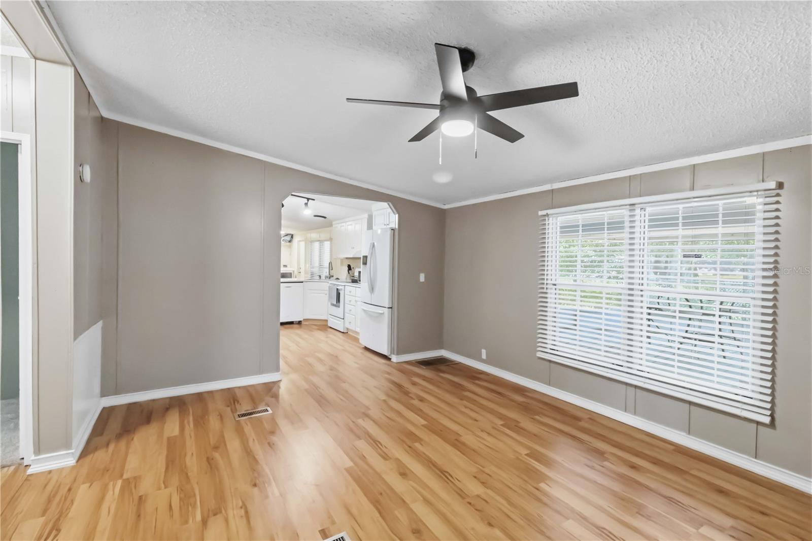 12104 Woodside Dr Property Photo 12