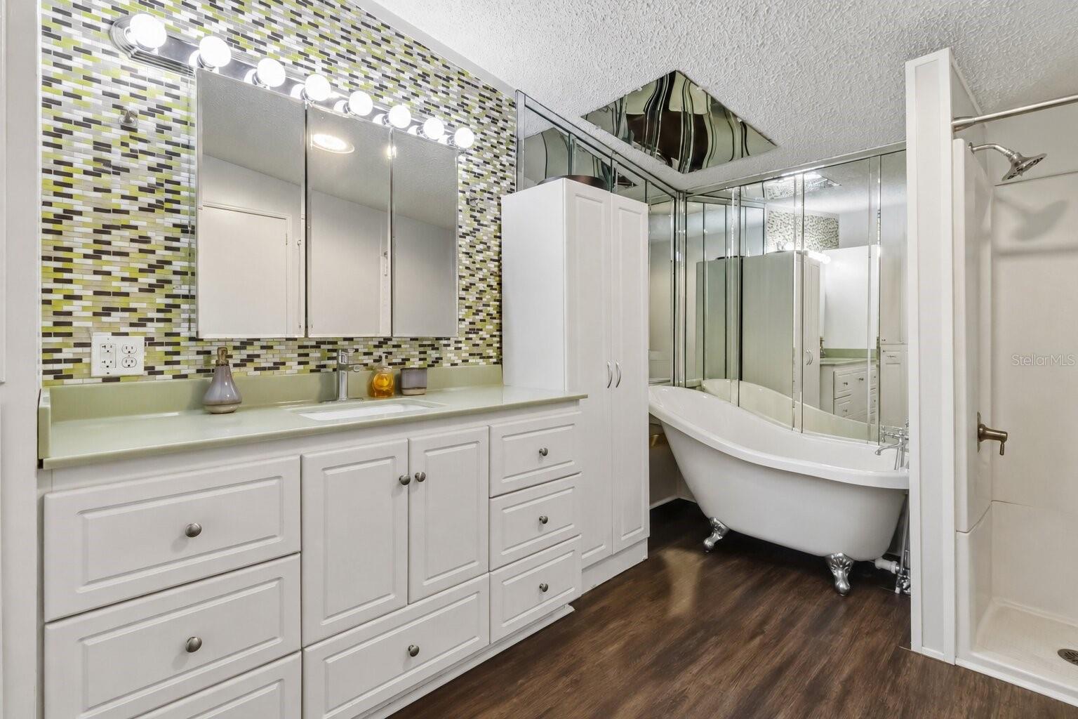12104 Woodside Dr Property Photo 16