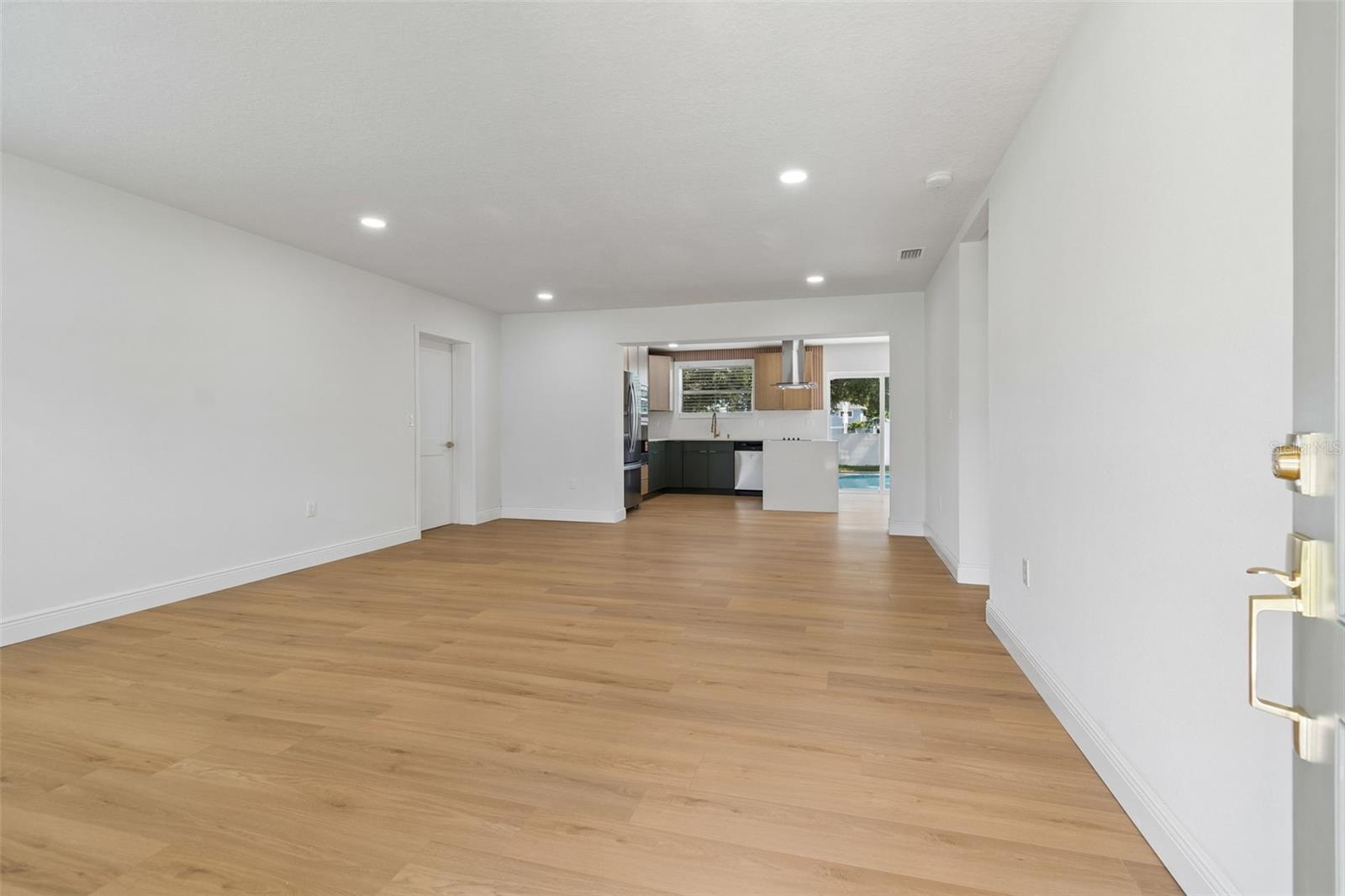 2102 W Ferris Ave Property Photo 12