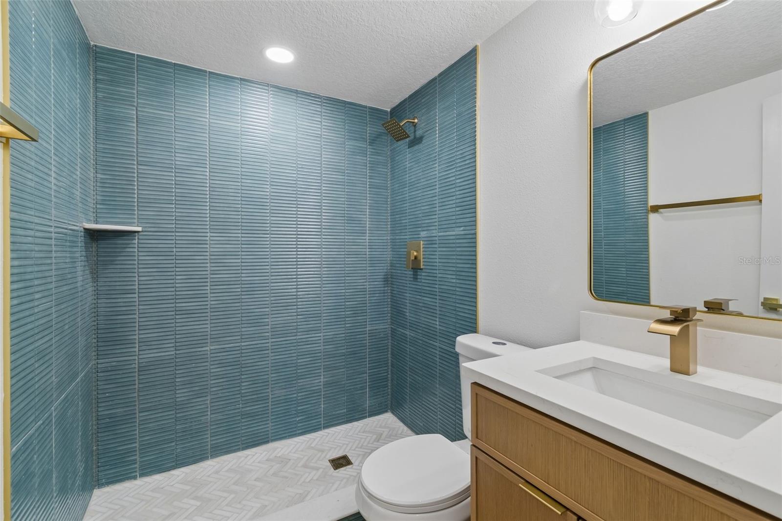 2102 W Ferris Ave Property Photo 32