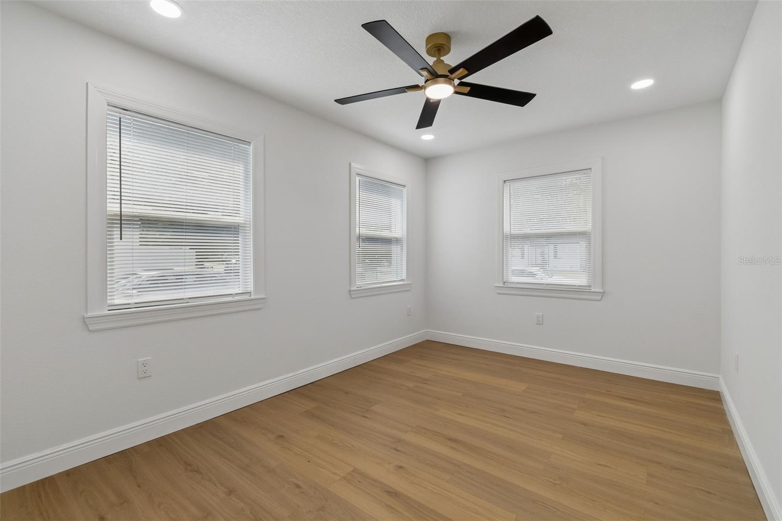 2102 W Ferris Ave Property Photo 53