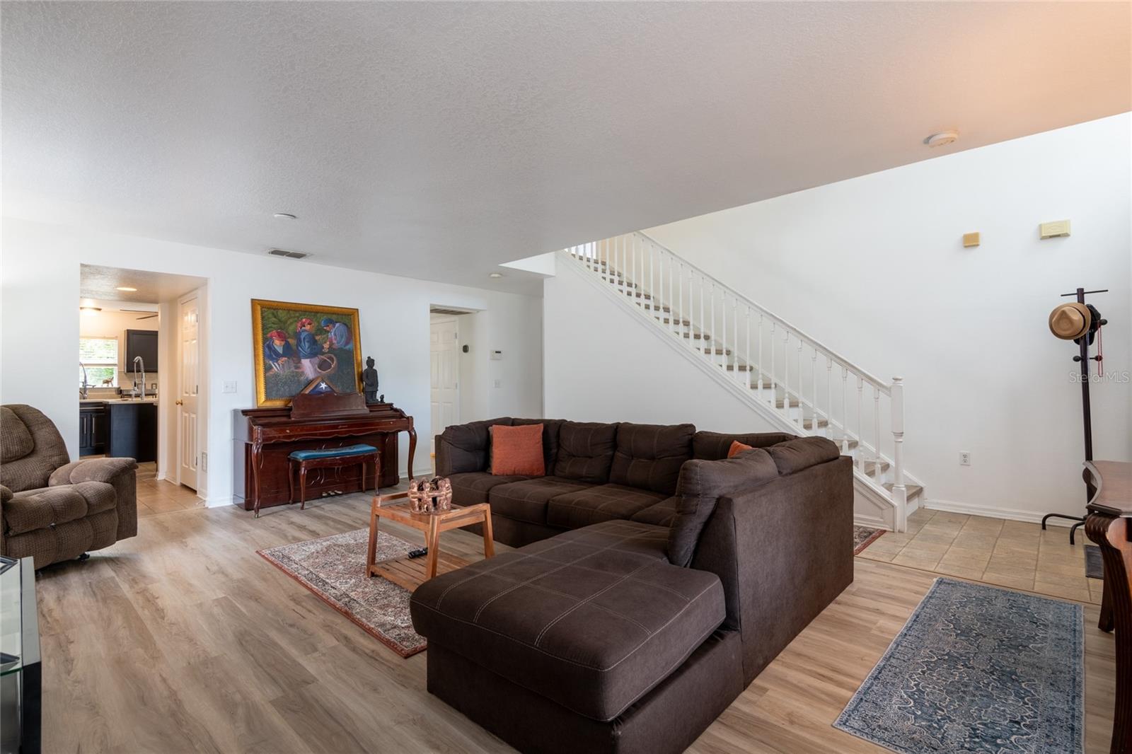 3142 Bellericay Ln Property Photo 5