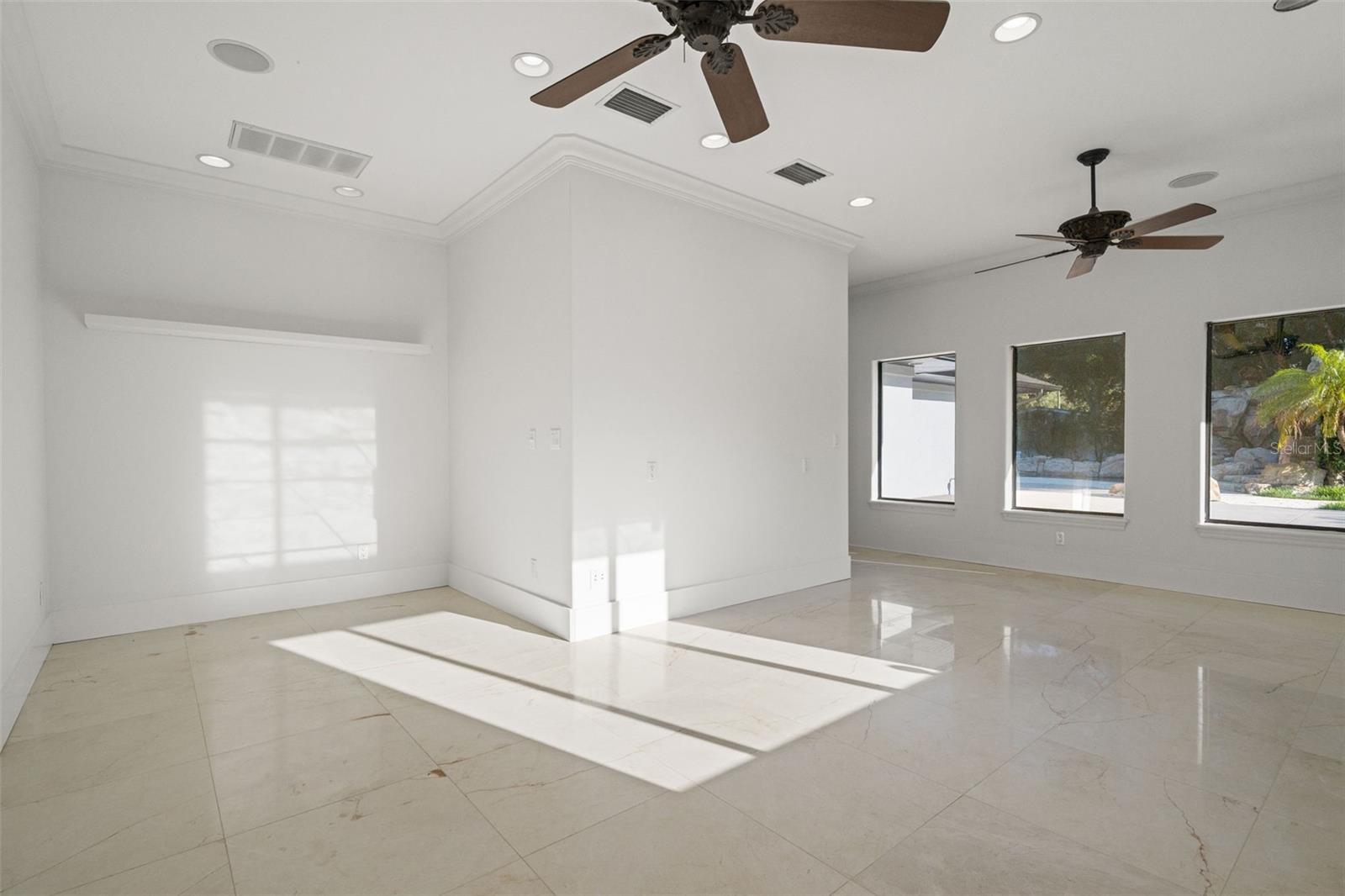 2521 Lake Ellen Dr Property Photo 10