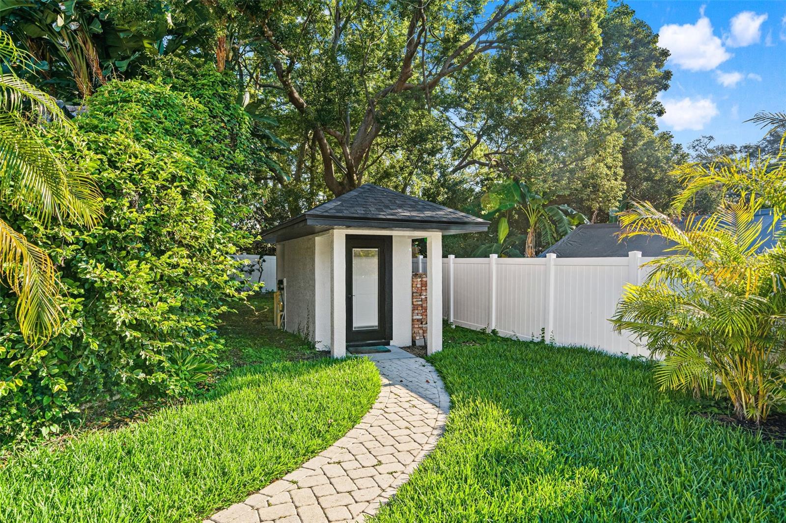 2521 Lake Ellen Dr Property Photo 49