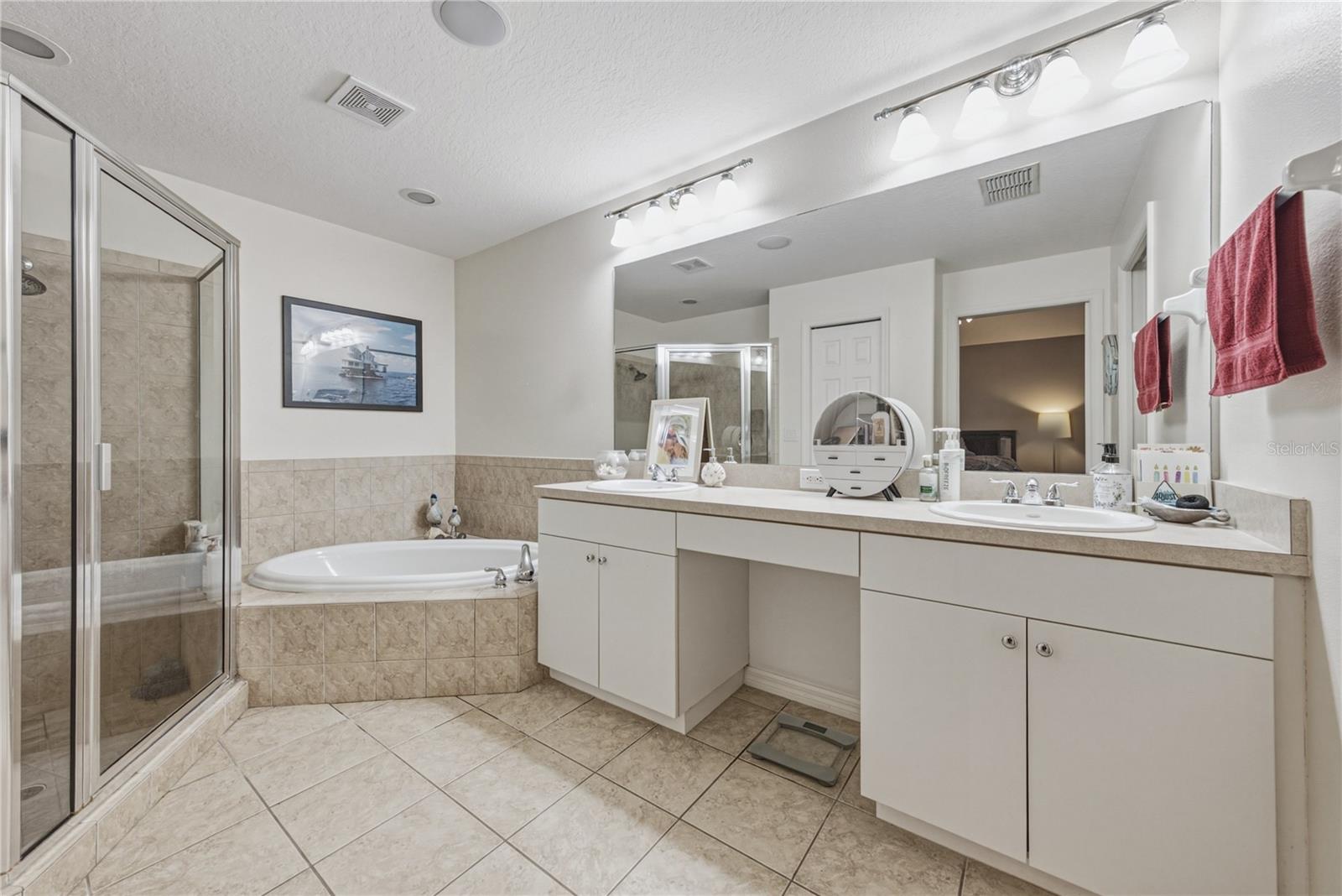 2024 Larkspur Ct Property Photo 5