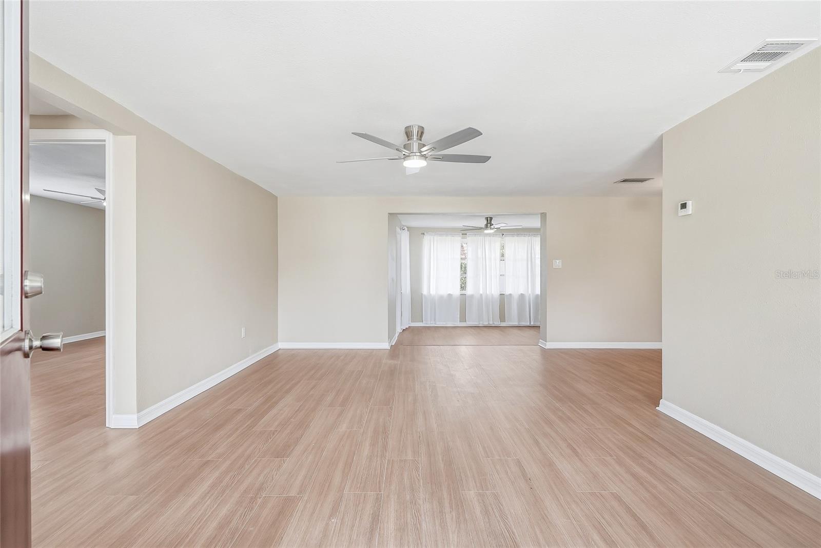 10837 Premier Ave Property Photo 2