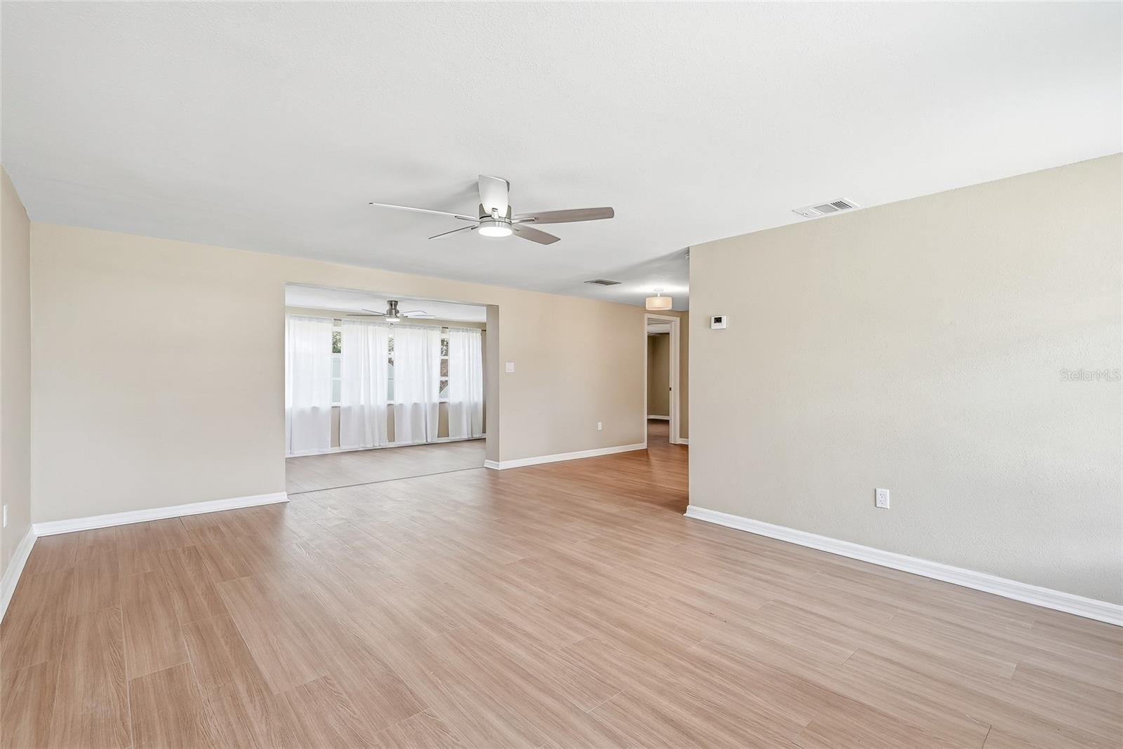 10837 Premier Ave Property Photo 5