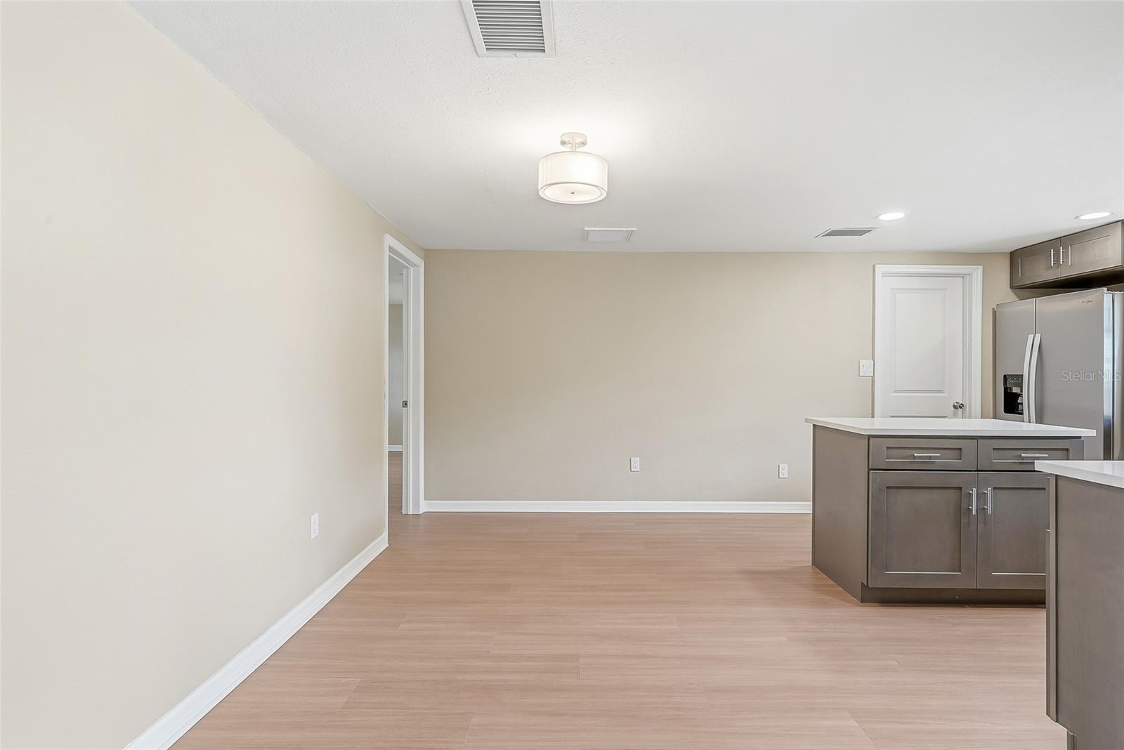 10837 Premier Ave Property Photo 6