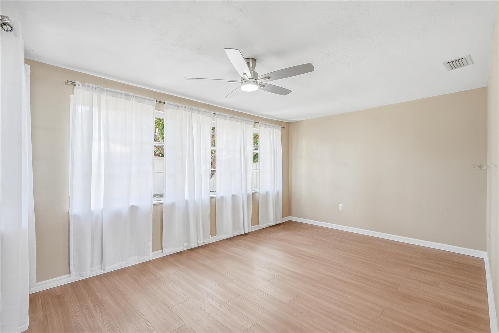 10837 Premier Ave Property Photo 14