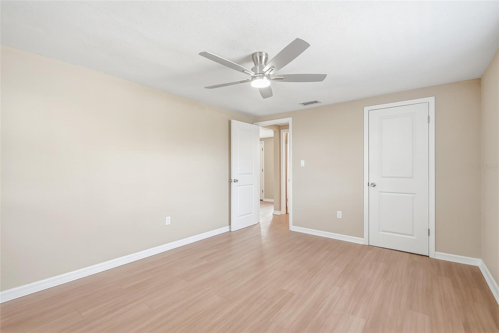 10837 Premier Ave Property Photo 17