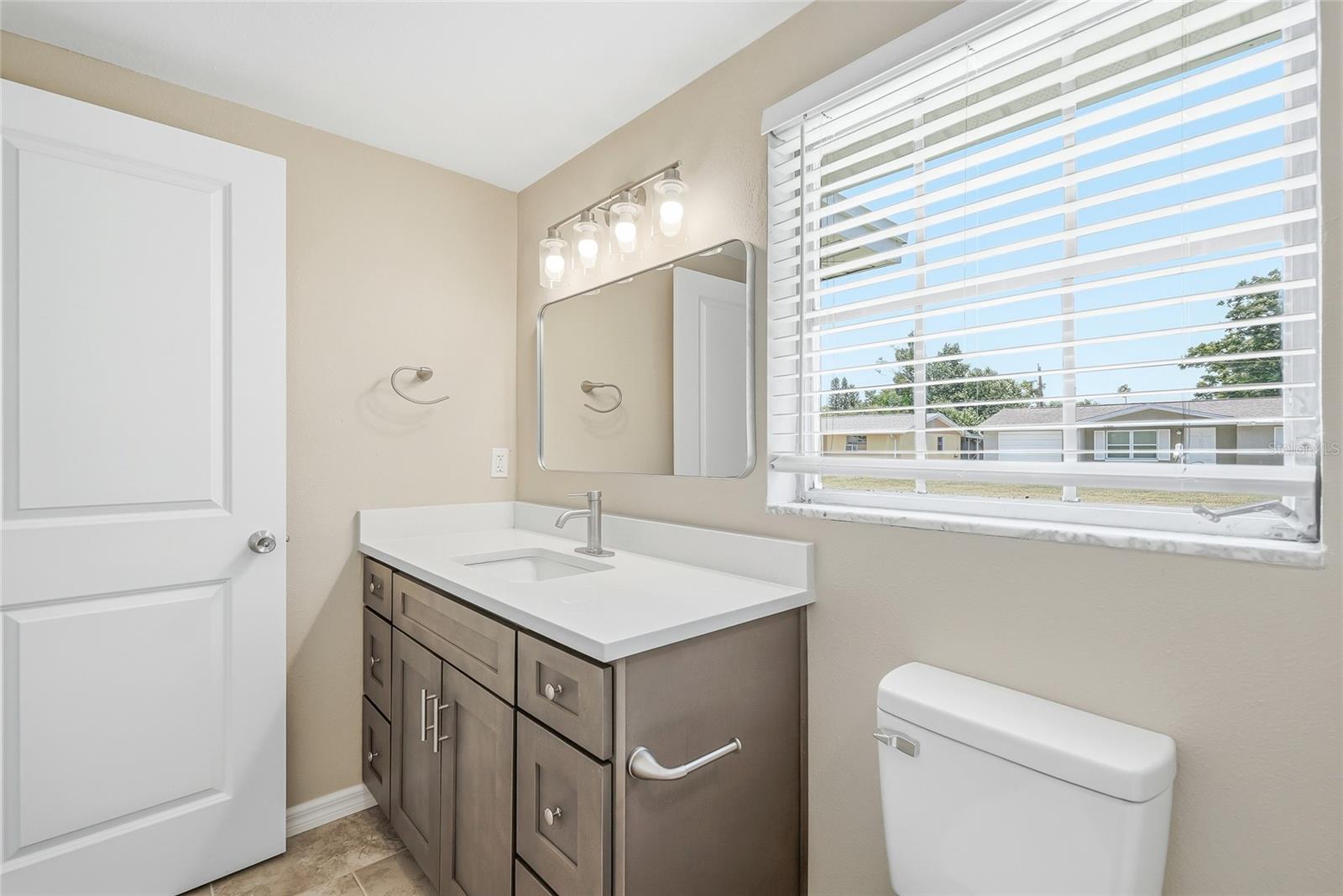10837 Premier Ave Property Photo 21