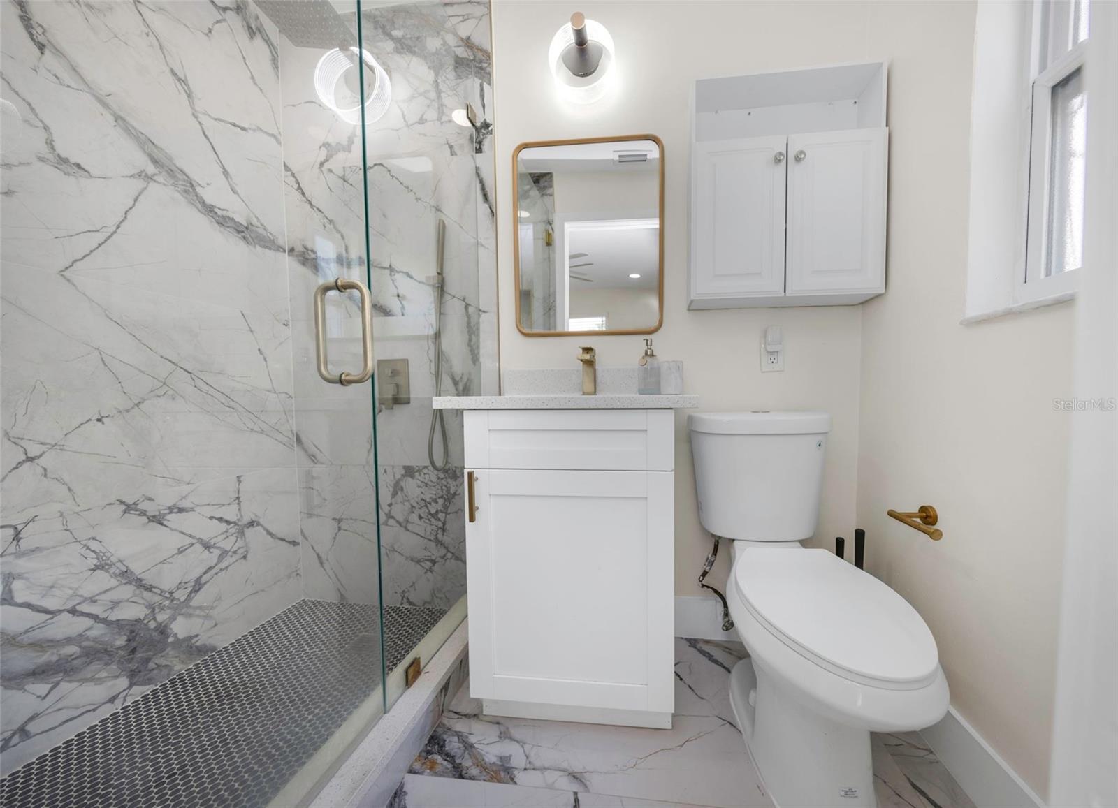 1806 Vancouver Dr Property Photo 15