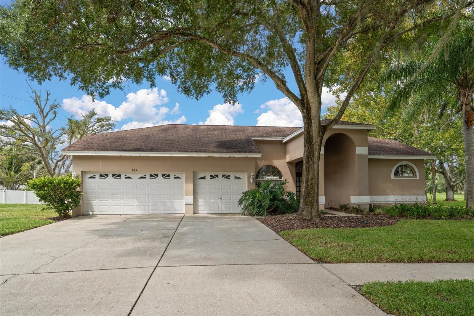 684 Samantha Dr Property Photo 2