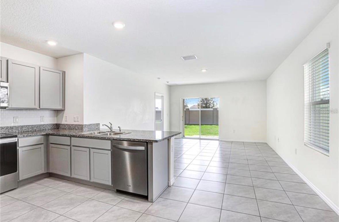 31210 Penny Surf Loop Property Photo 3