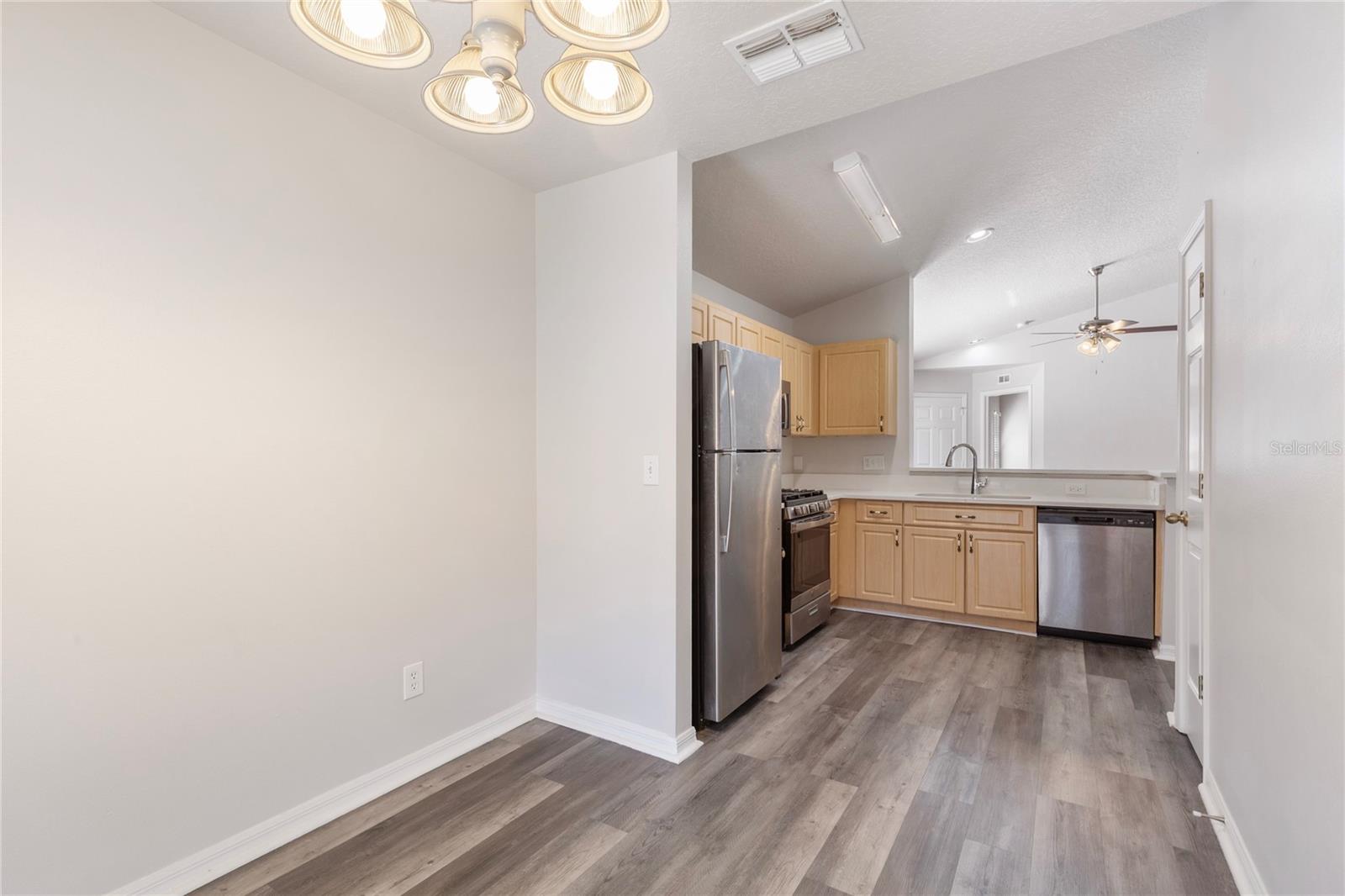 7456 Oxford Garden Cir Property Photo 5