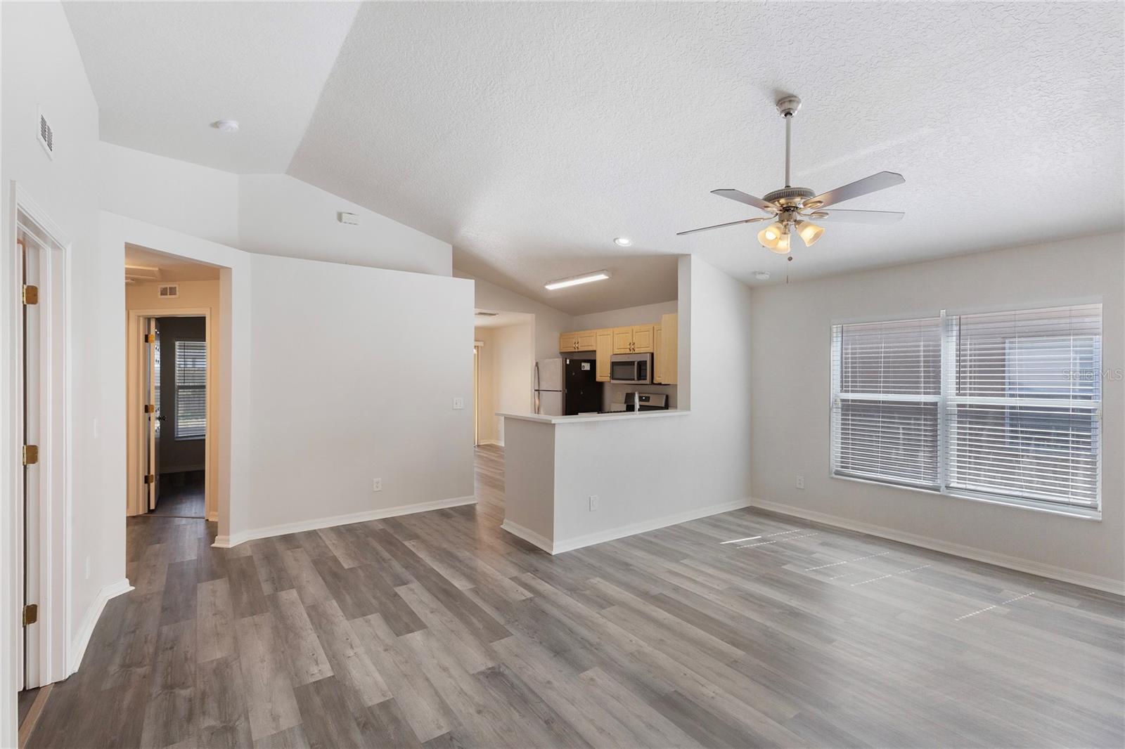 7456 Oxford Garden Cir Property Photo 6
