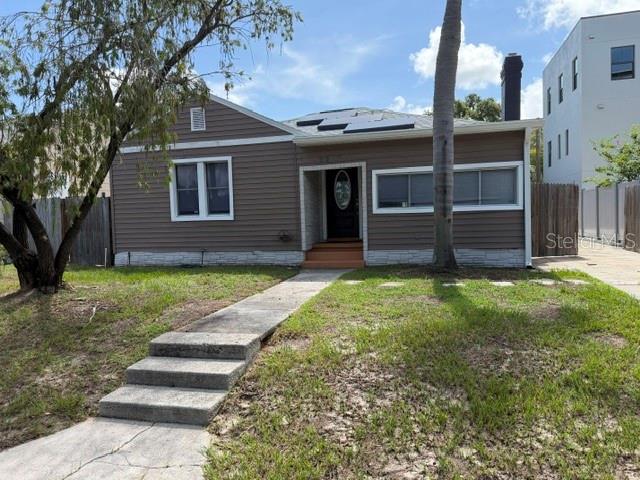 2219 16th St N Property Photo 1