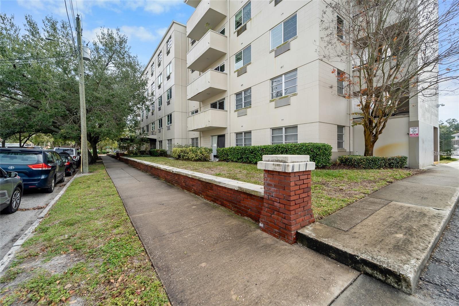 406 S Cedar Ave #307 Property Photo 2