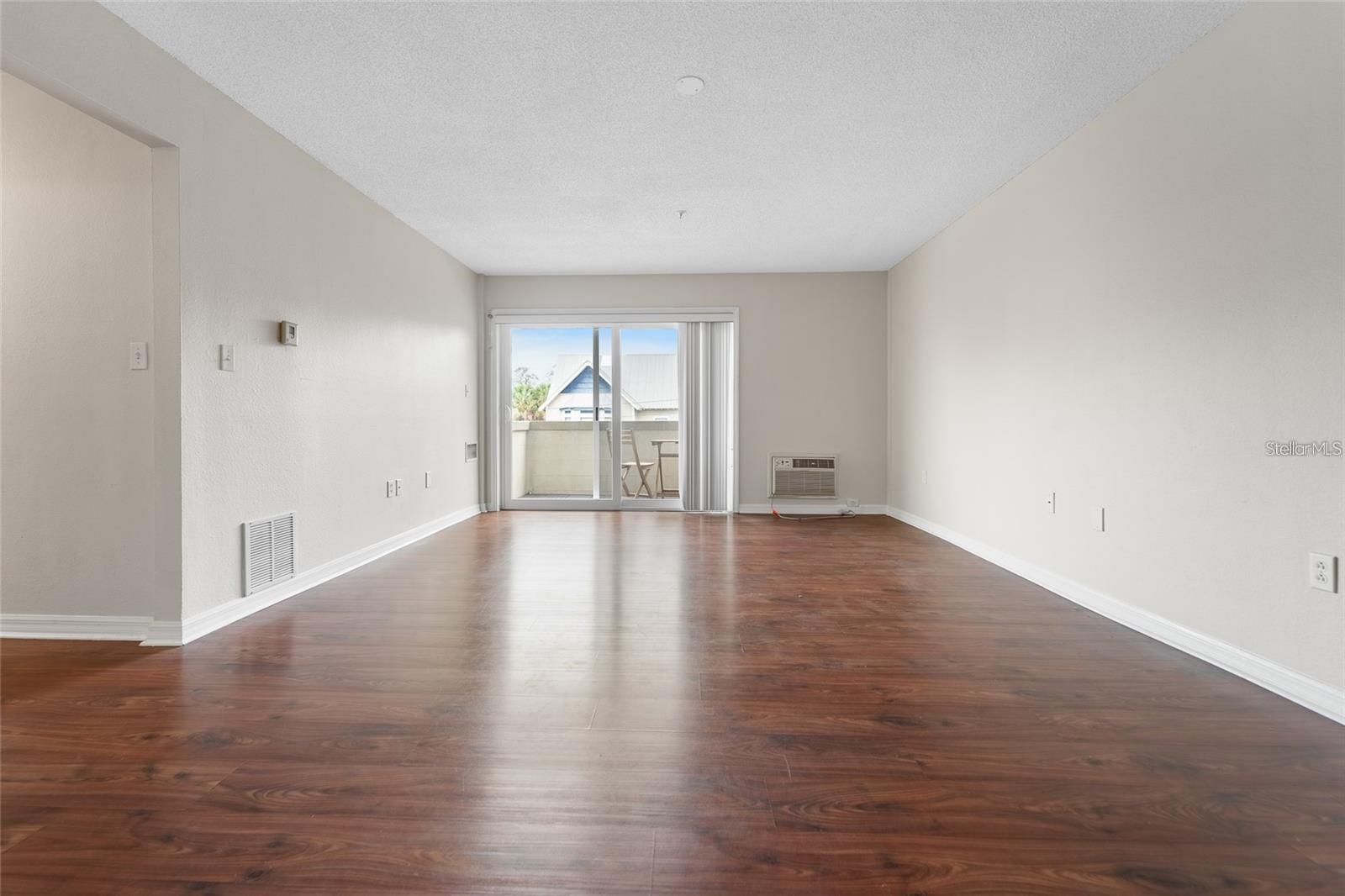 406 S Cedar Ave #307 Property Photo 5