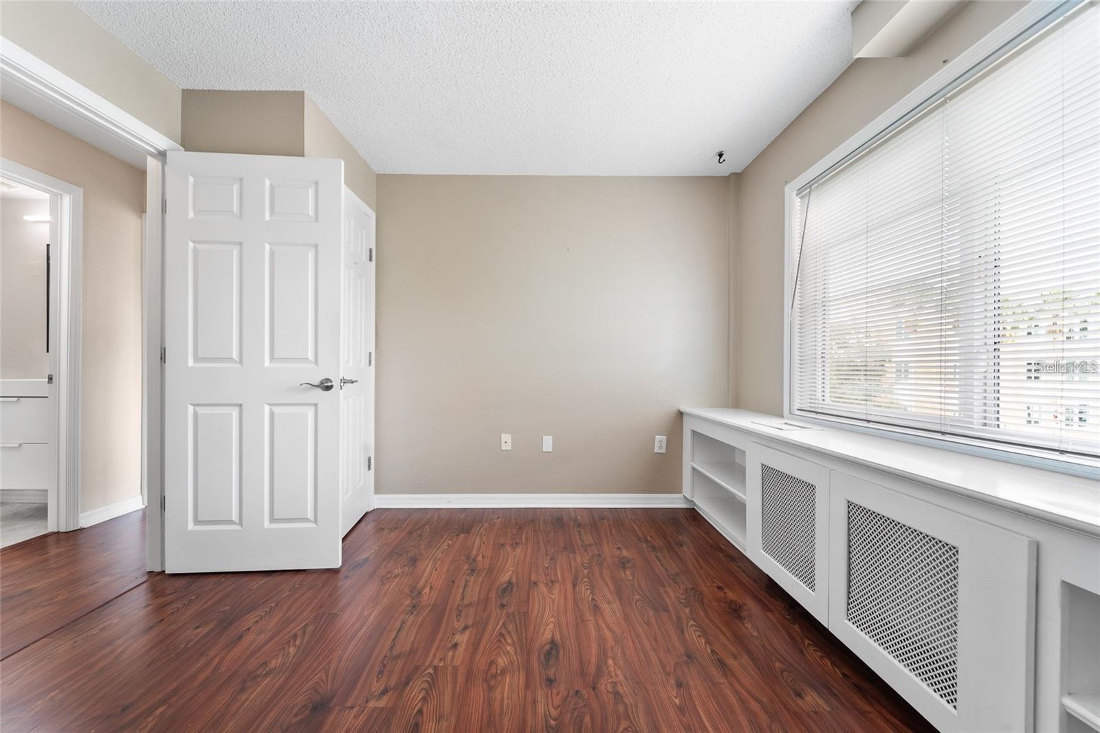 406 S Cedar Ave #307 Property Photo 10