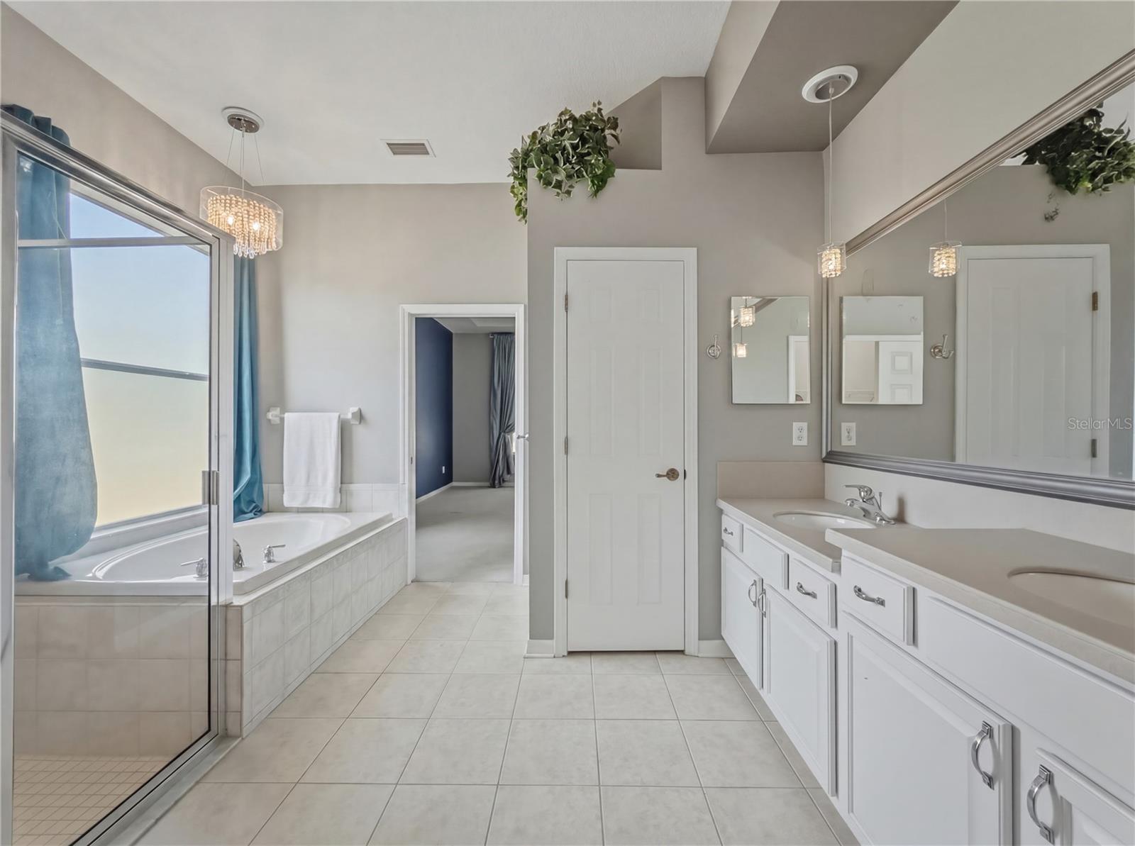 11530 Oyster Bay Cir Property Photo 16