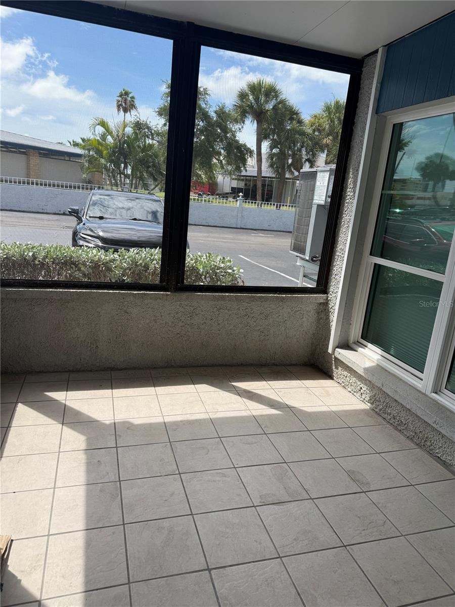 171 Medallion Blvd #b Property Photo 2