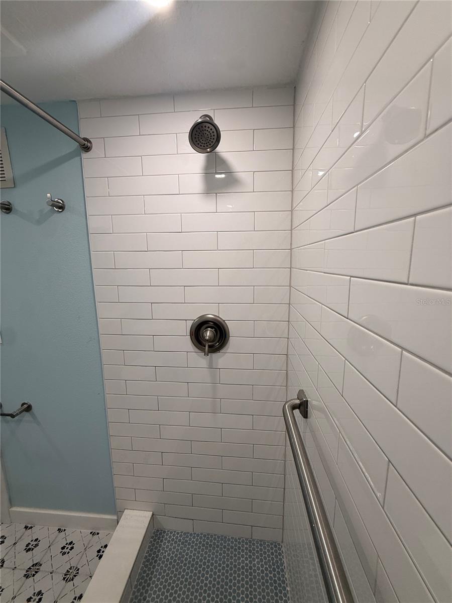 171 Medallion Blvd #b Property Photo 15