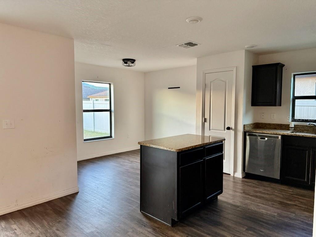 1740 Chatham Green Cir Property Photo 3