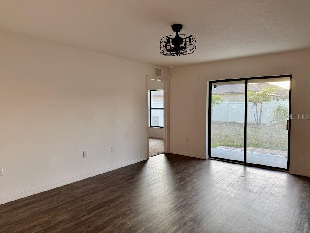 1740 Chatham Green Cir Property Photo 4
