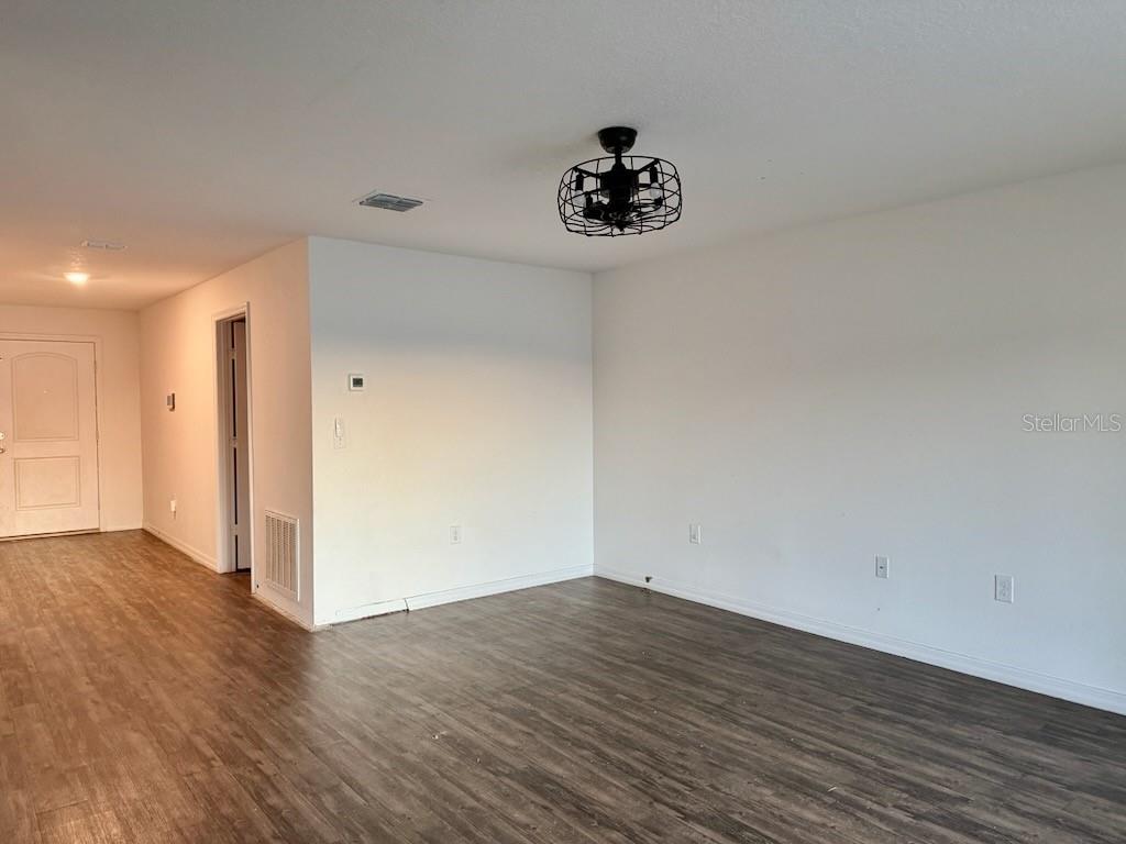 1740 Chatham Green Cir Property Photo 5