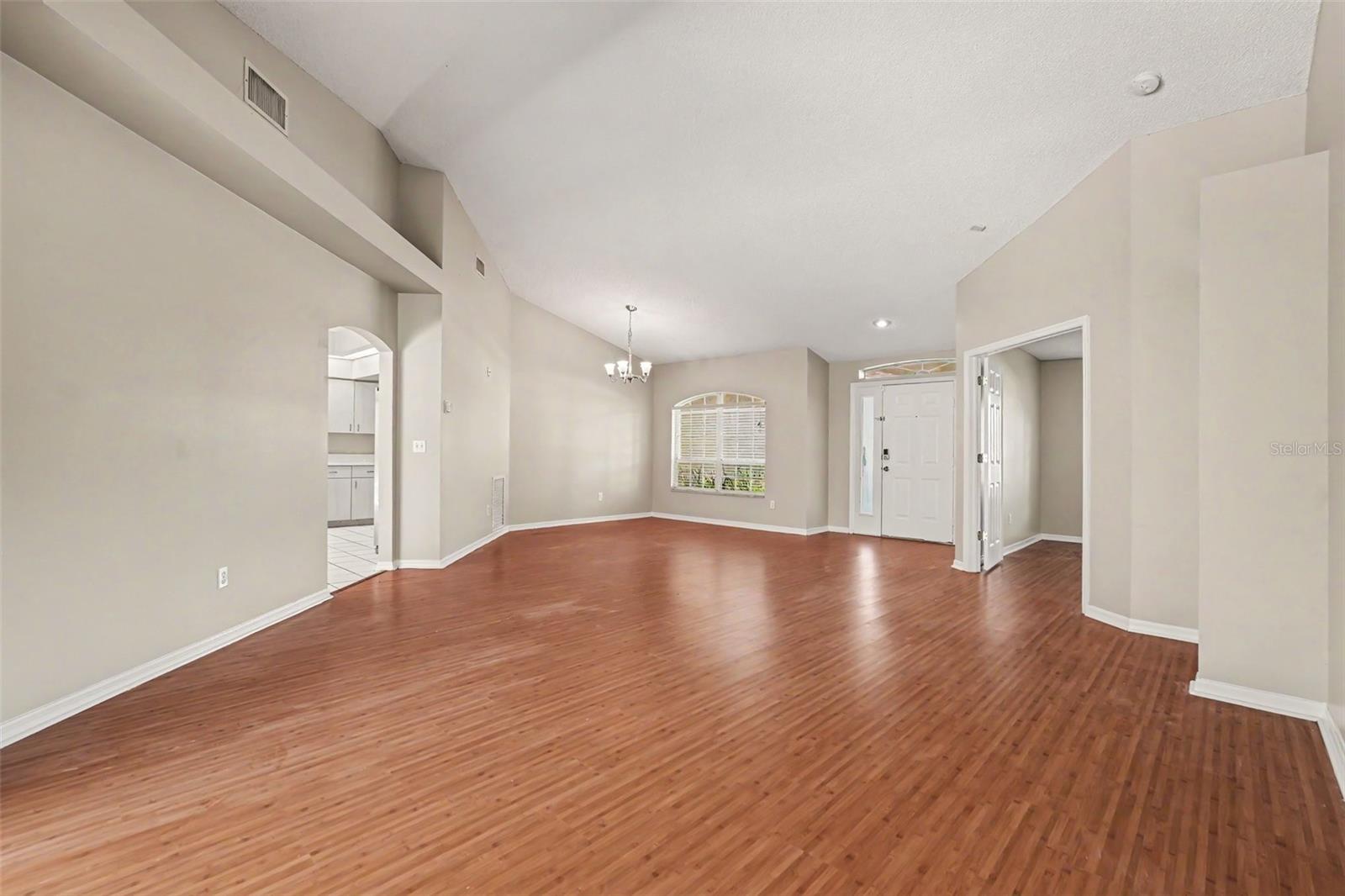 2909 Starmount Dr Property Photo 4