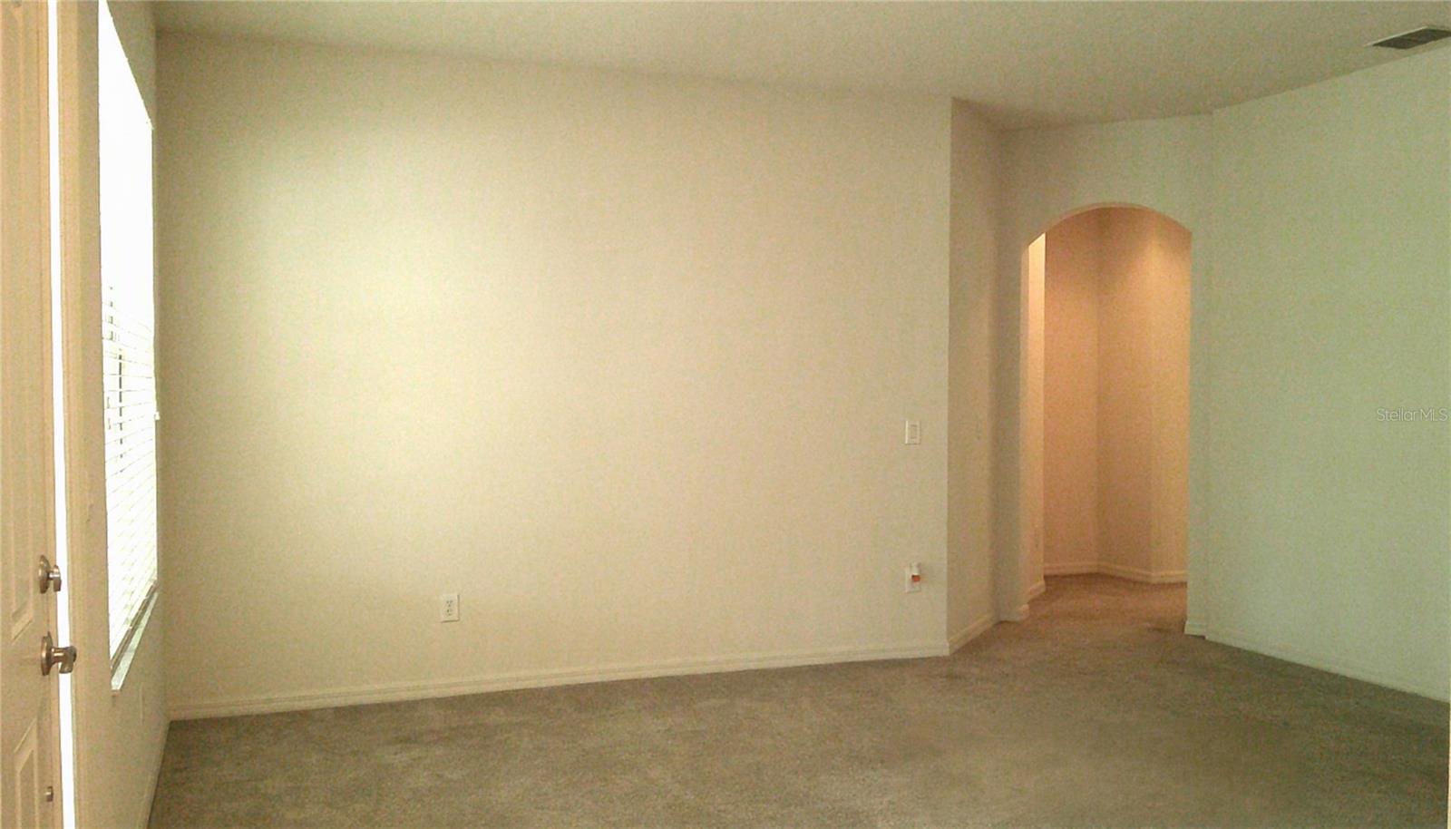 609 Cedar Waxwing Dr Property Photo 4