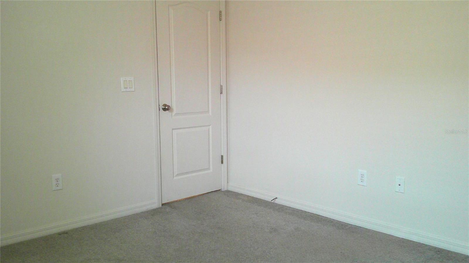 609 Cedar Waxwing Dr Property Photo 9