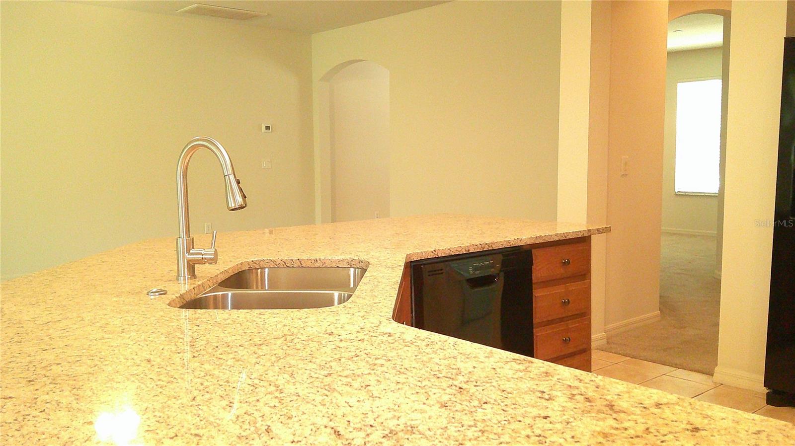 609 Cedar Waxwing Dr Property Photo 15