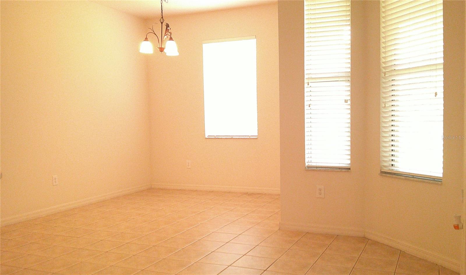 609 Cedar Waxwing Dr Property Photo 18