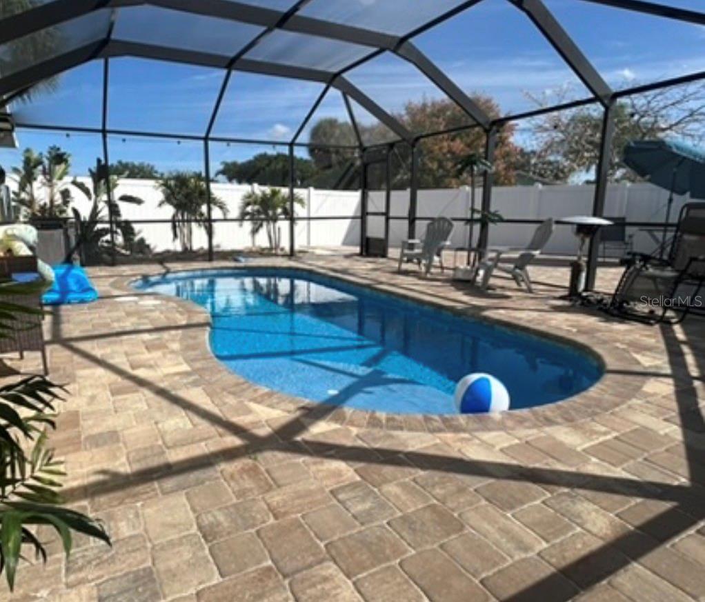1002 Silver Palm Way Property Photo 6