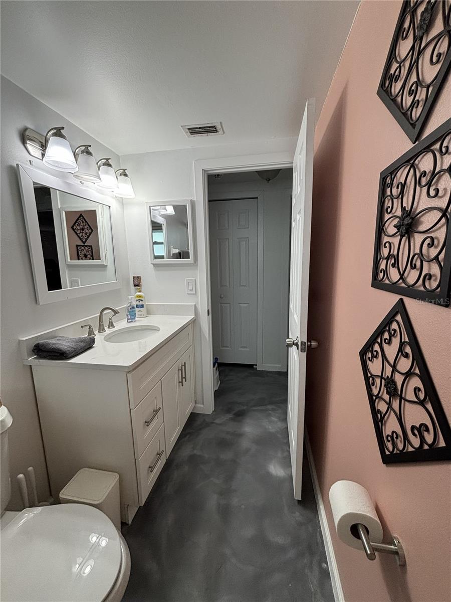 1002 Silver Palm Way Property Photo 18