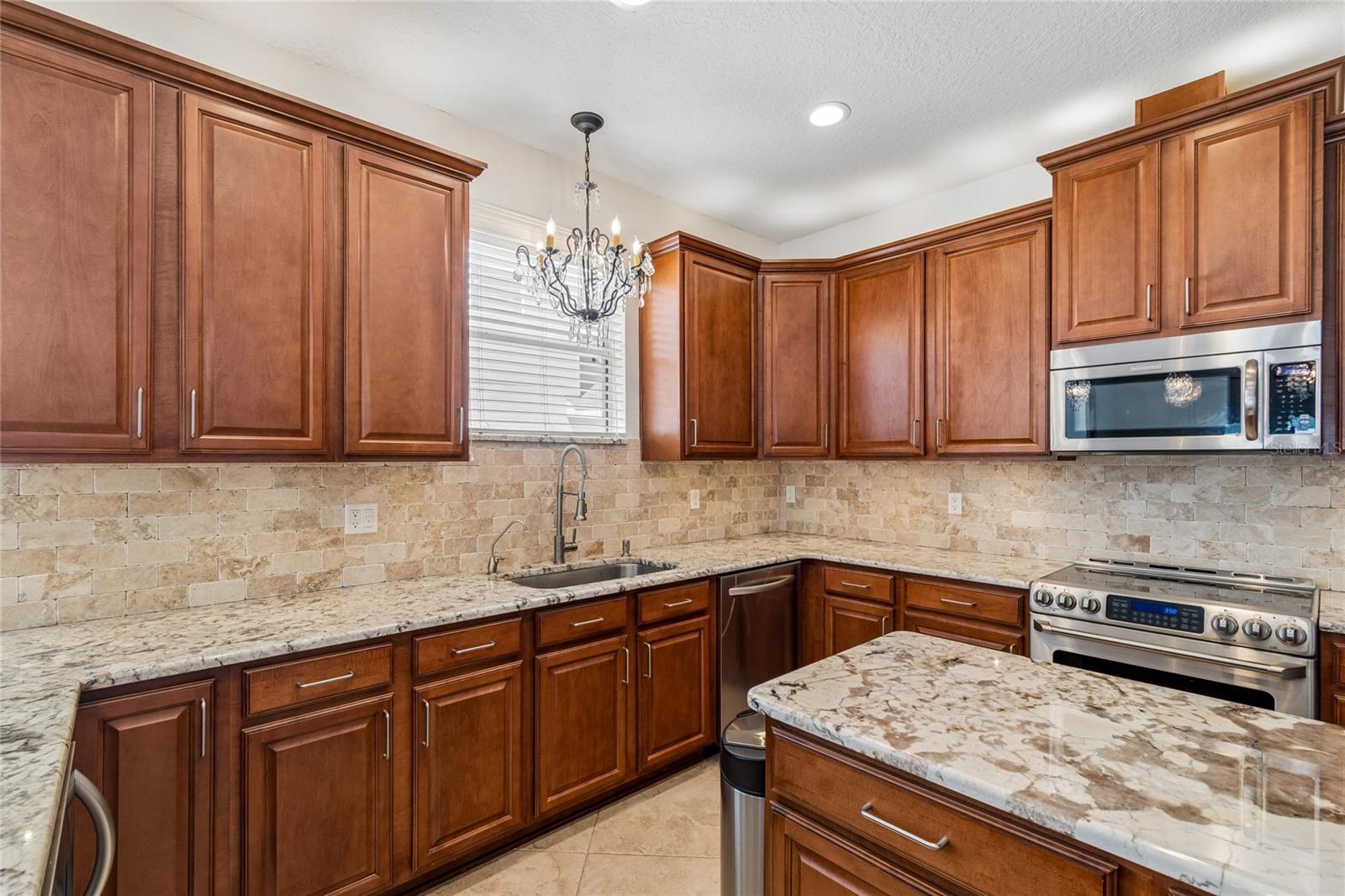 12155 Infinity Dr Property Photo 18