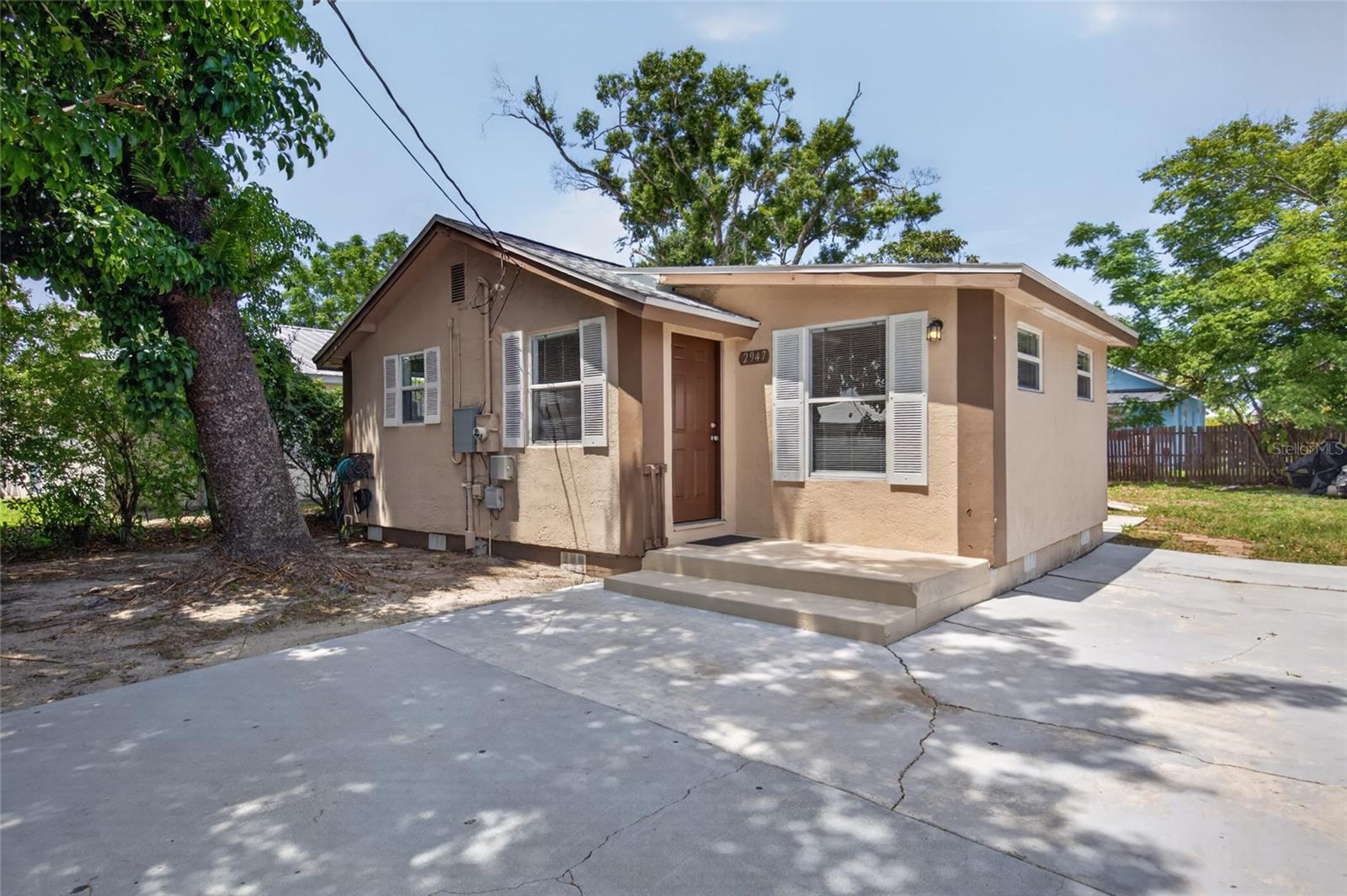 2947 GILLESPIE AVE Property Photo 1