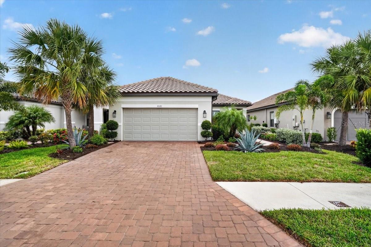 4642 Crestpoint Way Property Photo 1