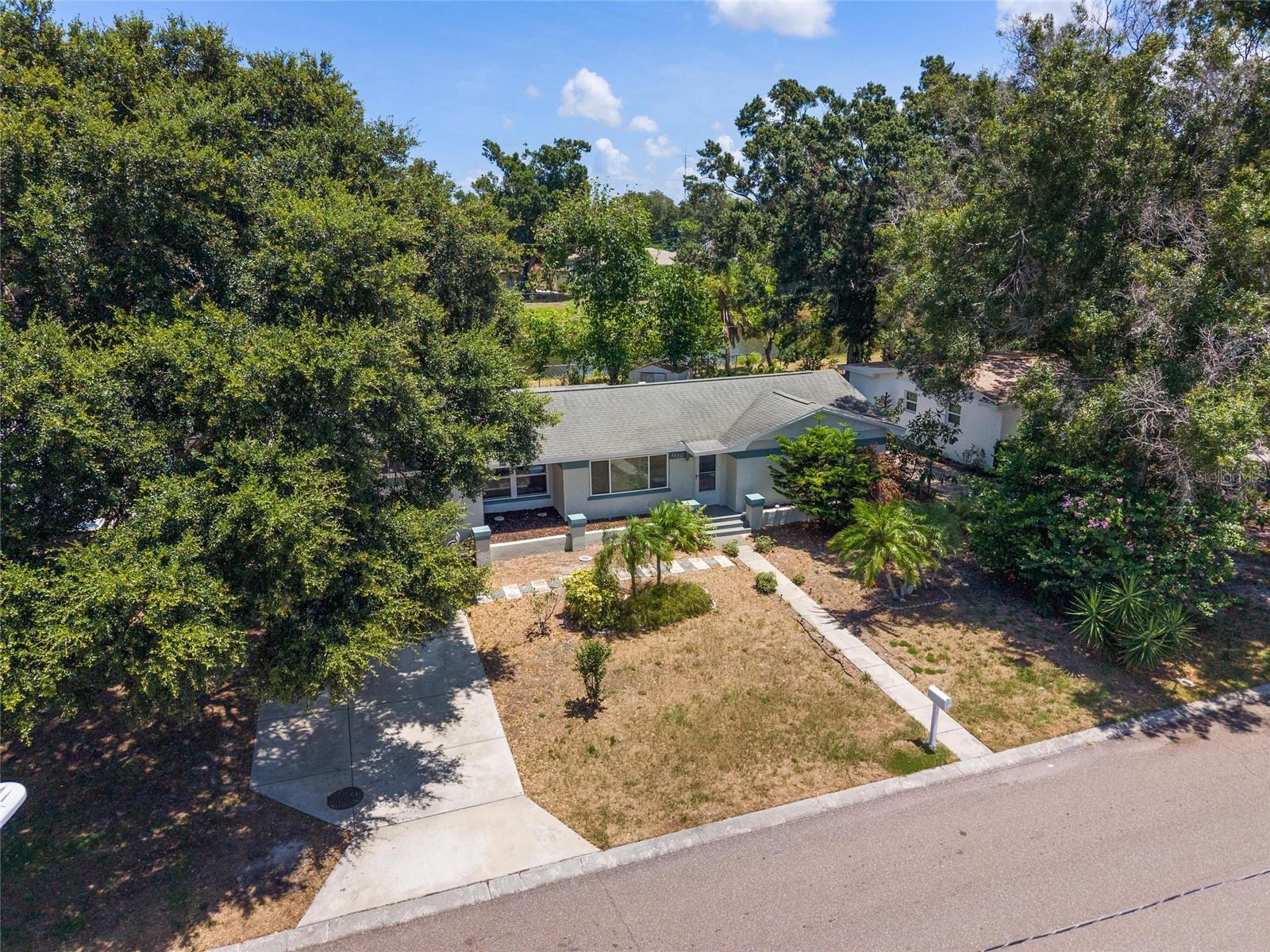 1428 Pinebrook Dr Property Photo 3