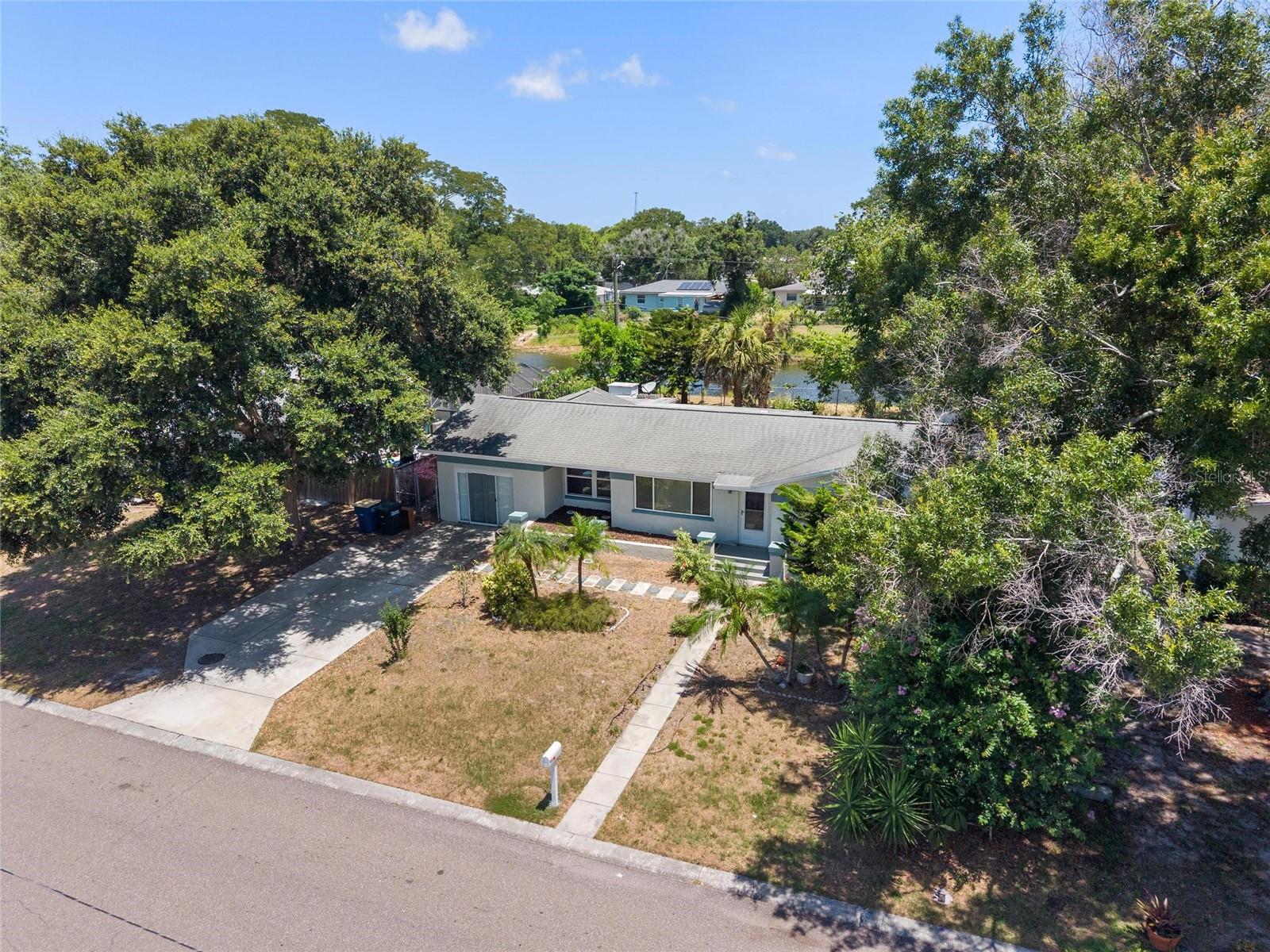 1428 Pinebrook Dr Property Photo 4