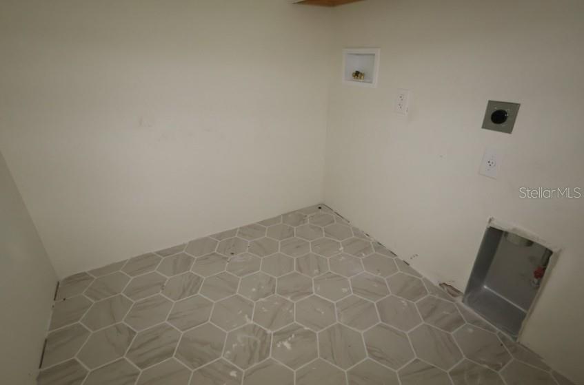 1002 W Charter St Property Photo 16