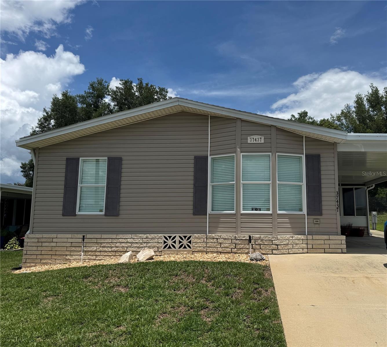 37437 Gill Ave Property Photo 2