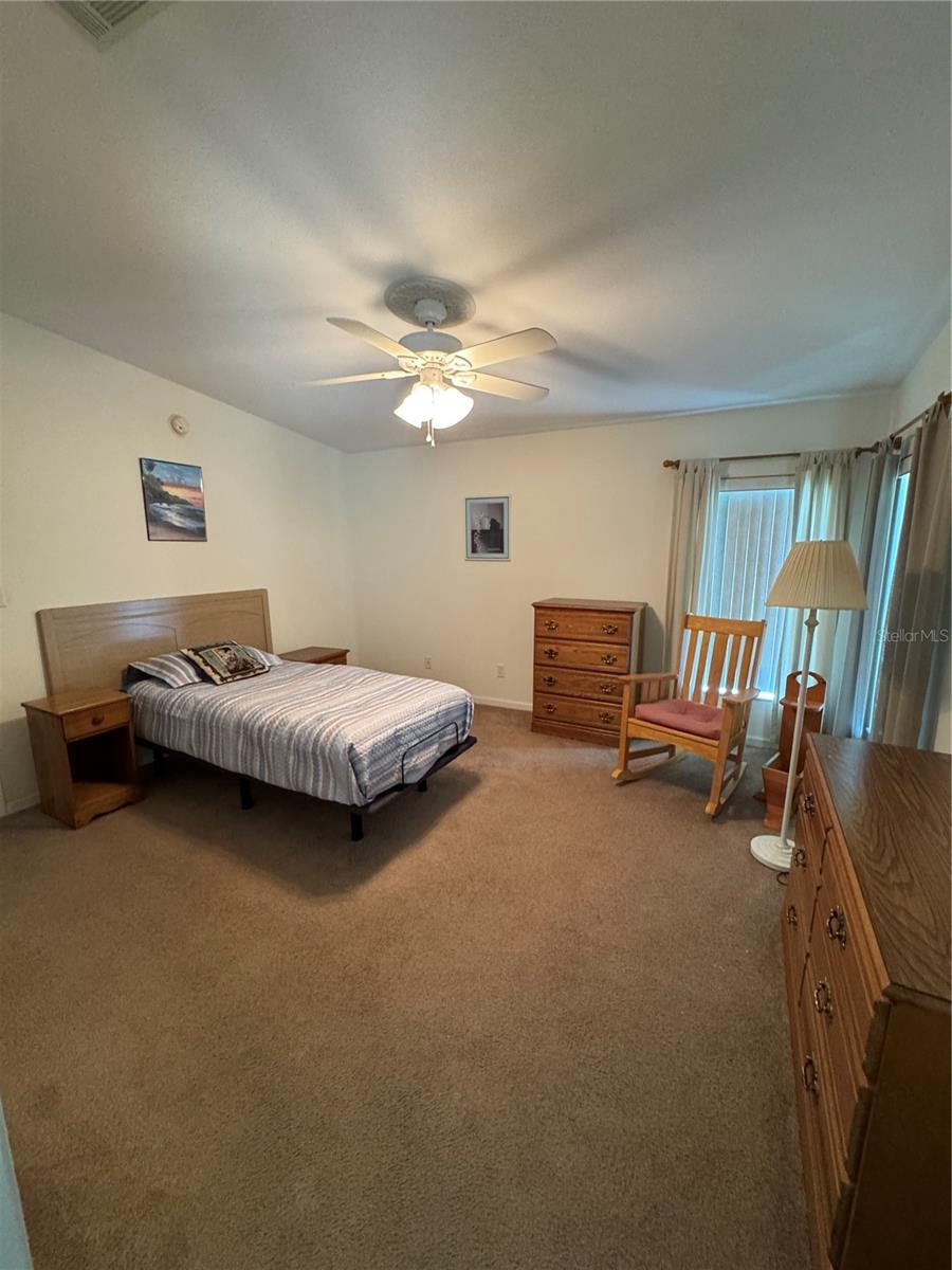 37437 Gill Ave Property Photo 9