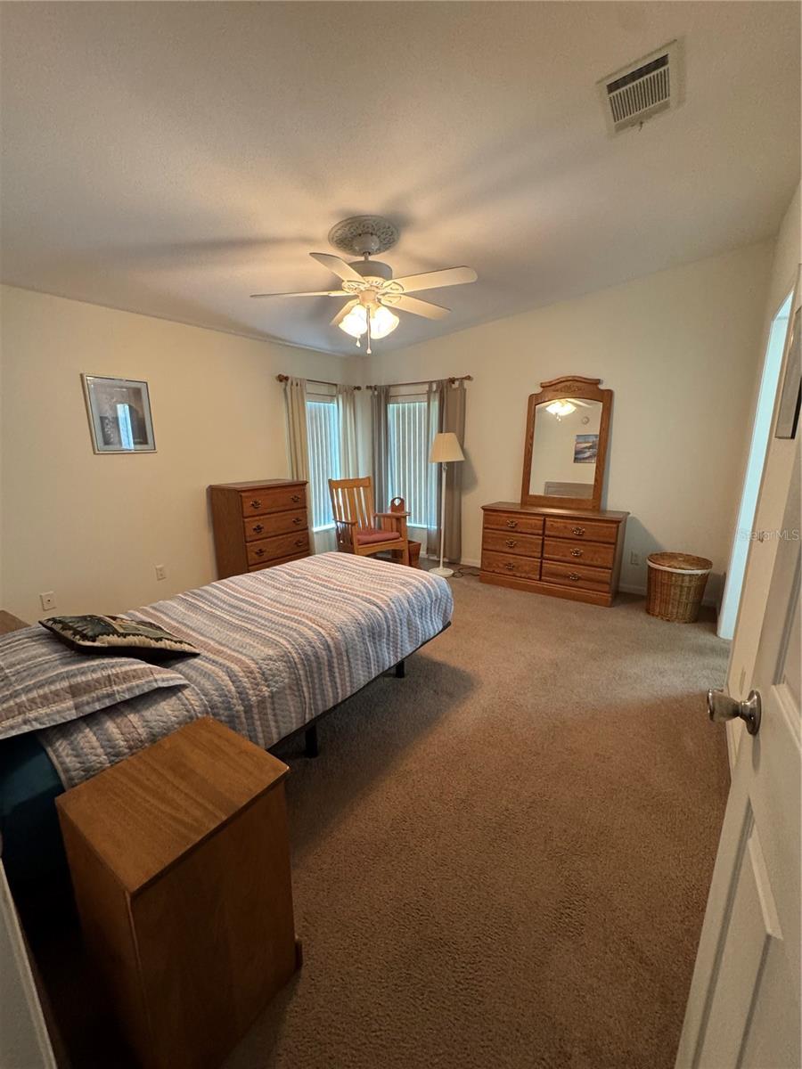 37437 Gill Ave Property Photo 10