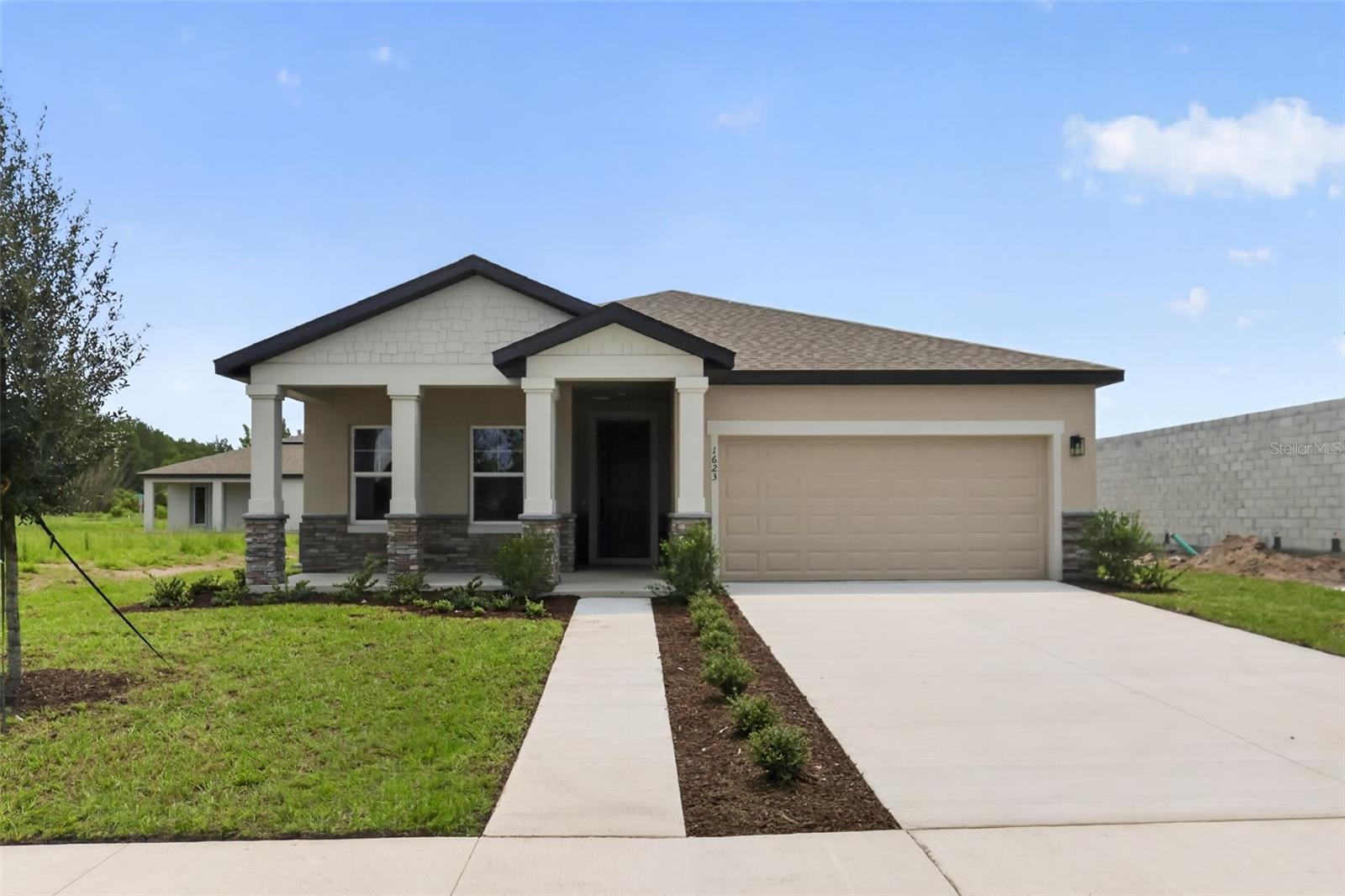 1623 Cane Bamboo Dr Property Photo 1
