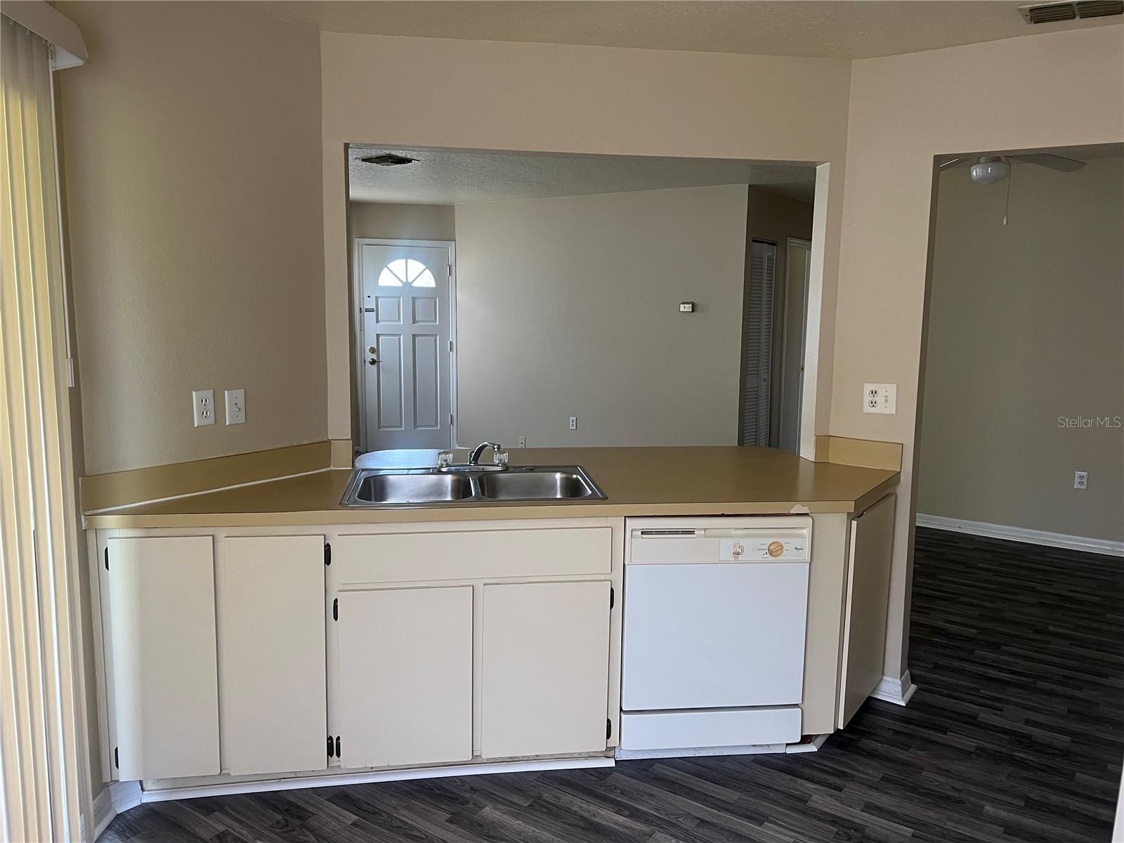 7266 Pond Cir Property Photo 8